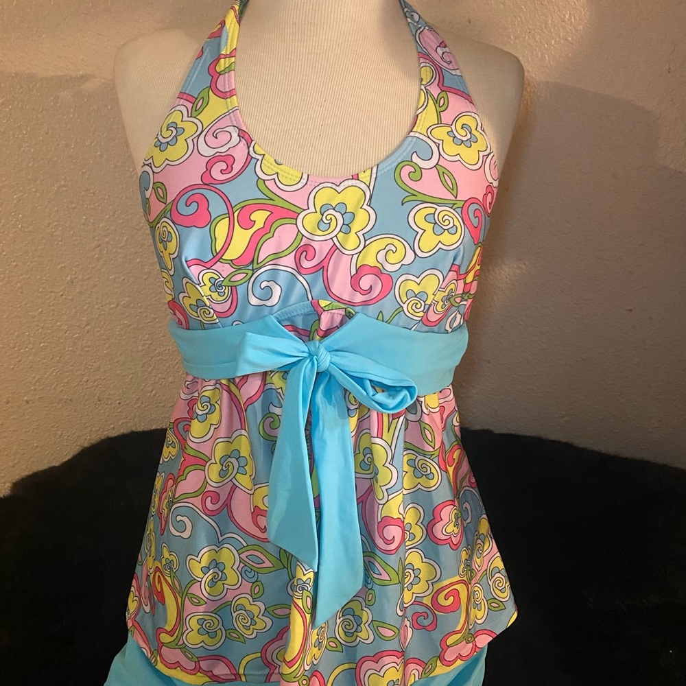 NWOT Bathing Suit 2 piece shorts & tankini
